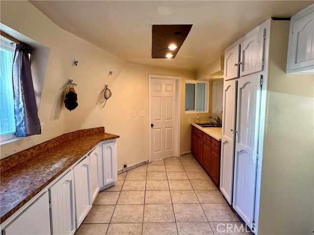 Detail Gallery Image 3 of 12 For 11550 White Rd a,  Victorville,  CA 92392 - 3 Beds | 2 Baths