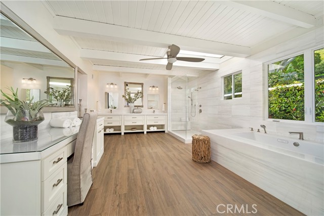 Detail Gallery Image 13 of 34 For 366 High Dr, Laguna Beach,  CA 92651 - 4 Beds | 4/1 Baths