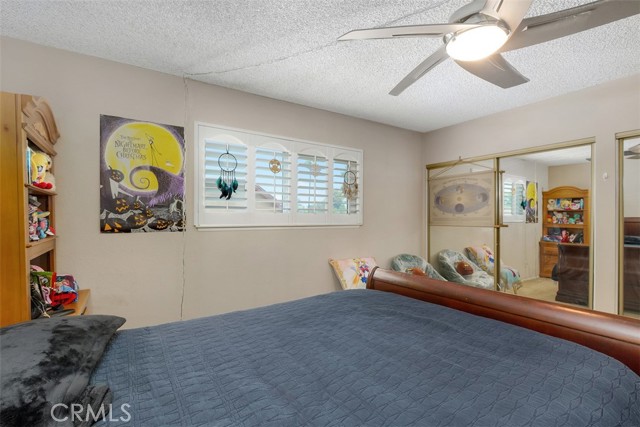 1725 Trinity Loop, Ontario CA: https://media.crmls.org/medias/63481a90-f6ba-4a63-ab6e-1331cfab8411.jpg