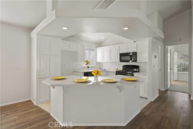 20197 Canyon View Drive, Canyon Country CA: https://media.crmls.org/medias/63495249-e708-4ade-860a-be132bb41302.jpg