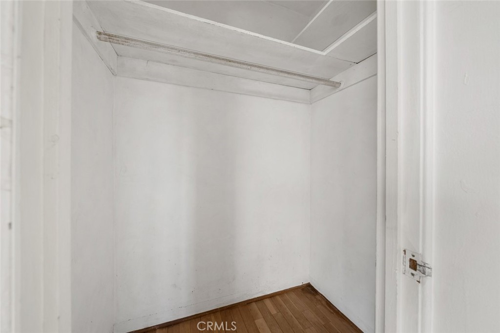 https://media.crmls.org/medias/6349f85a-0433-41a4-be20-032b16778085.jpg?preset=X-Large