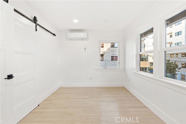 Detail Gallery Image 17 of 35 For 1148 Locust, Long Beach,  CA 90813 - – Beds | – Baths