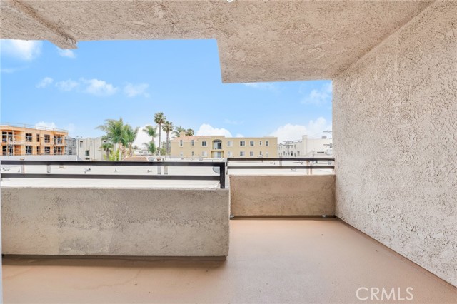 1815 Butler Avenue, Los Angeles CA: https://media.crmls.org/medias/634b1ecd-0cb9-45cd-92fb-6bd08e1d832b.jpg