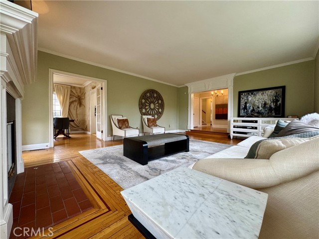 Detail Gallery Image 10 of 65 For 1149 Cordova Ave, Glendale,  CA 91207 - 5 Beds | 3 Baths