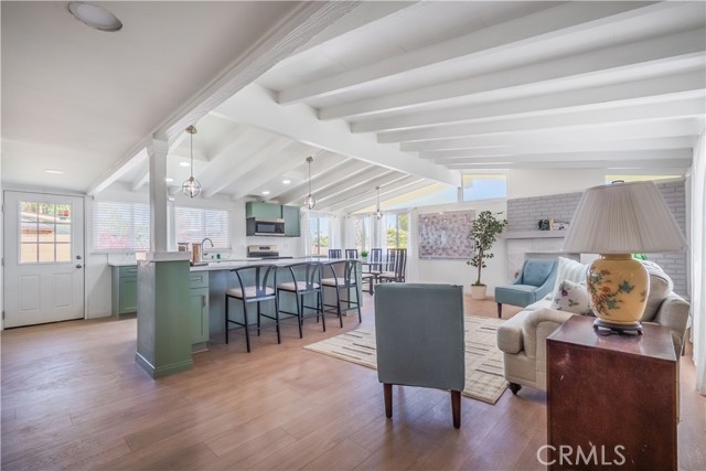 Detail Gallery Image 7 of 36 For 221 S Mall Way, Anaheim,  CA 92804 - 3 Beds | 2 Baths