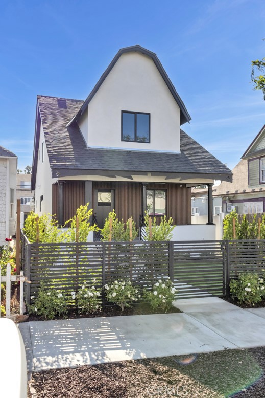 629 Olive Avenue, Long Beach CA: https://media.crmls.org/medias/634c9883-968e-4c80-a1b5-c4af2b996074.jpg