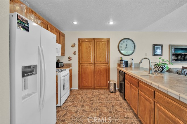 Detail Gallery Image 14 of 48 For 15545 Dale Evans, Apple Valley,  CA 92307 - 3 Beds | 2 Baths