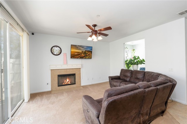Detail Gallery Image 8 of 52 For 6651 Darling Ln, San Bernardino,  CA 92407 - 4 Beds | 2/1 Baths