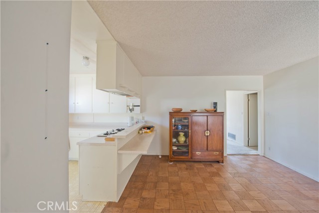 Detail Gallery Image 8 of 28 For 16751 Ludlow St, Granada Hills,  CA 91344 - 3 Beds | 2 Baths