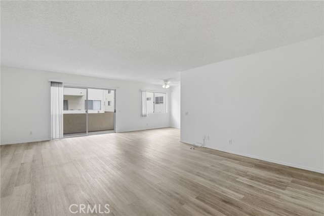 5400 Lindley Avenue, 121 photo 4