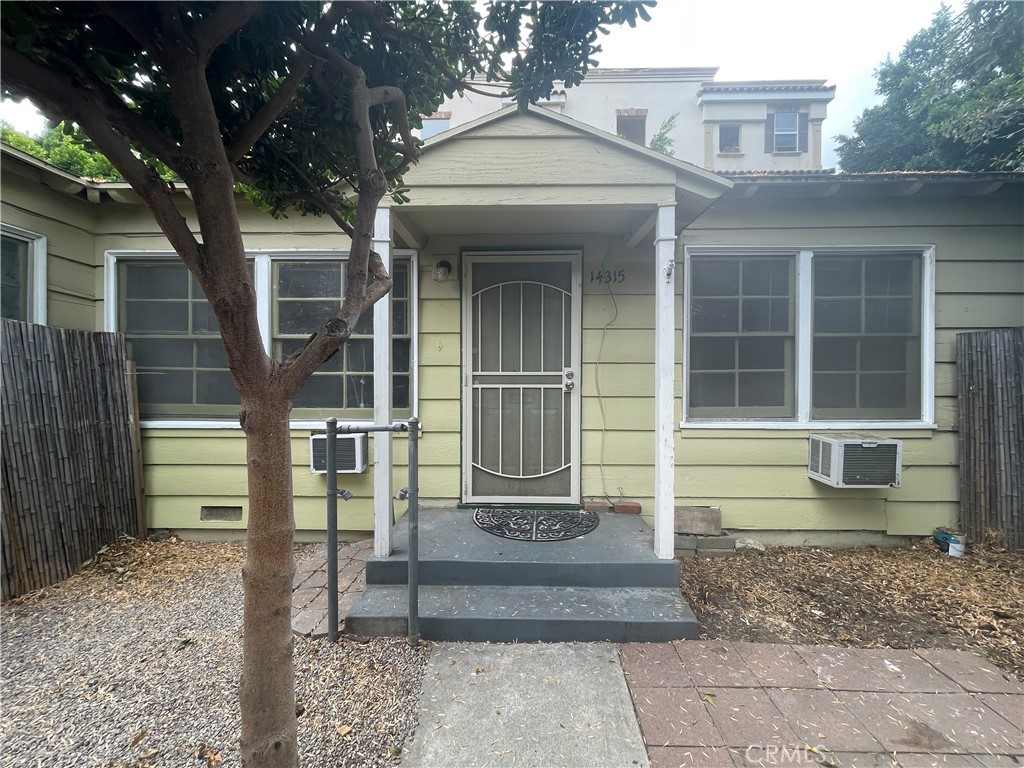 14315 Burbank #1/2