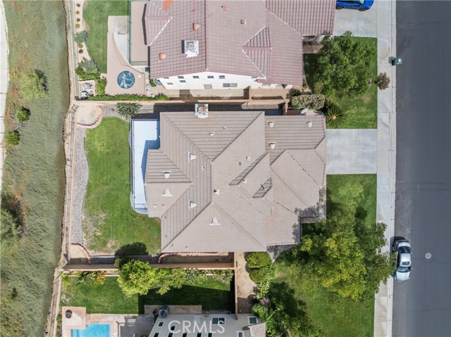 22939 Raintree Lane, Saugus CA: https://media.crmls.org/medias/634dc38d-0ccb-41f9-825a-ac3c82ea3270.jpg