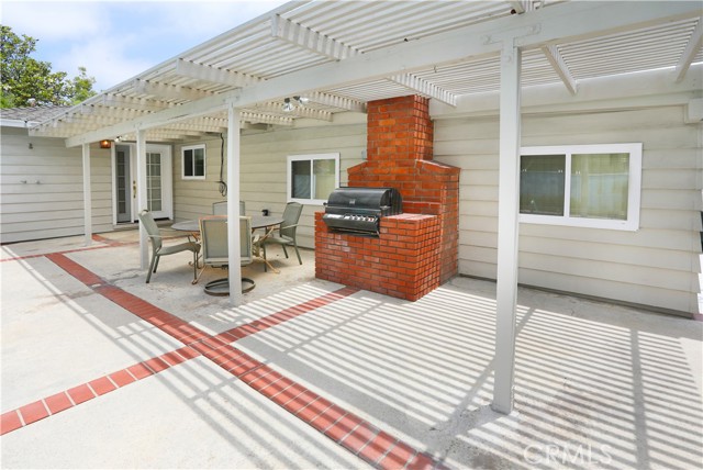 1241 E Mayfair Avenue, Orange CA: https://media.crmls.org/medias/634def0e-fada-481c-a81d-b5b8728f3a1f.jpg