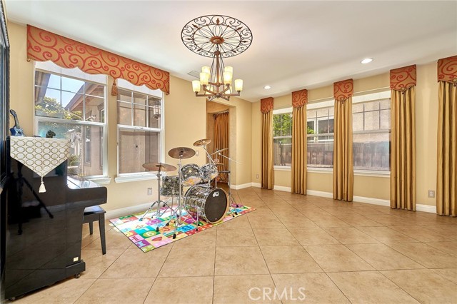 Detail Gallery Image 8 of 48 For 524 S Petunia, La Habra,  CA 90631 - 4 Beds | 3/1 Baths