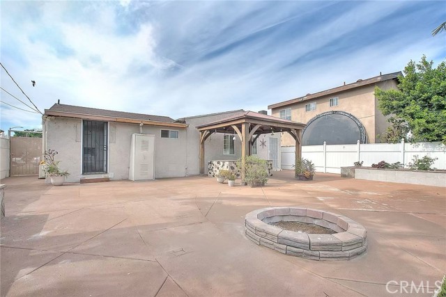 6442 Raymond Avenue, Long Beach CA: https://media.crmls.org/medias/634fb980-9170-4322-a37e-430dcdcc78b5.jpg