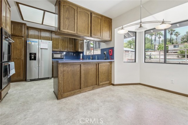 Detail Gallery Image 9 of 27 For 13650 Fenton Ave, Sylmar,  CA 91342 - 4 Beds | 2/1 Baths