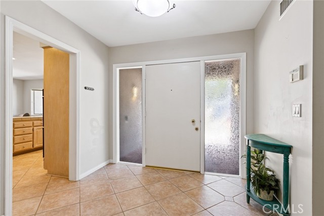 Detail Gallery Image 5 of 48 For 18200 Vintage, Northridge,  CA 91325 - 4 Beds | 3 Baths