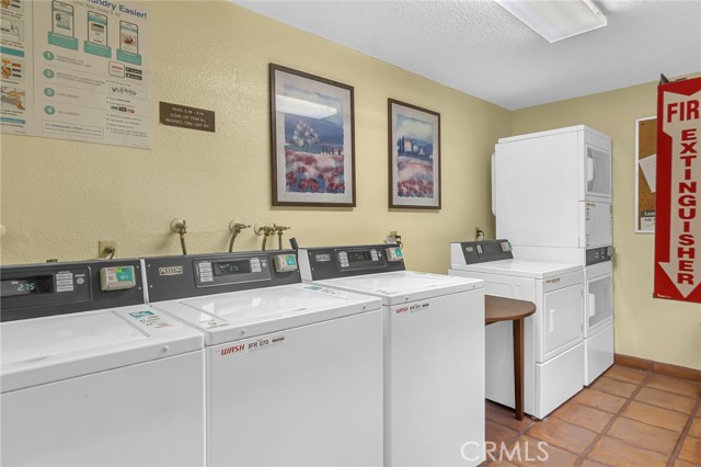 1506 E 4th, Long Beach CA: https://media.crmls.org/medias/63517cf1-dfbb-4a60-9b53-f2dc03ce78c2.jpg