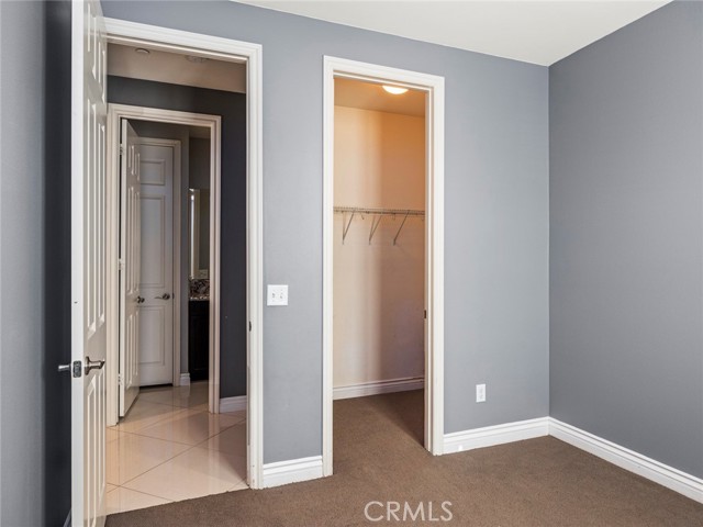 28002 Kenny Lane, Saugus CA: https://media.crmls.org/medias/635209d4-089c-4afd-97ce-fd52b5b3bc12.jpg