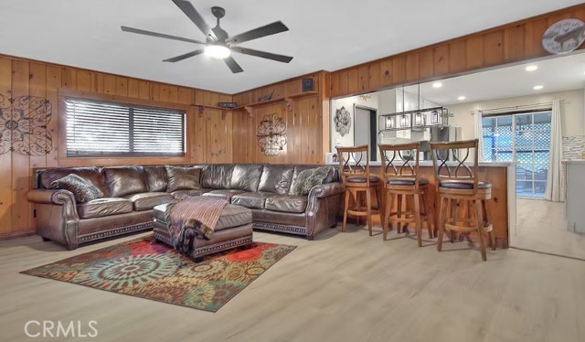 Detail Gallery Image 4 of 21 For 1002 Cherokee St, Fawnskin,  CA 92333 - 4 Beds | 3 Baths