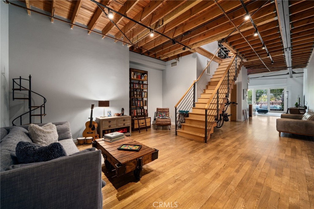 1100 E 3rd Street #205