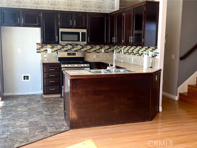 Detail Gallery Image 16 of 16 For 5752 Tamarisk Way, Fontana,  CA 92336 - 4 Beds | 3 Baths