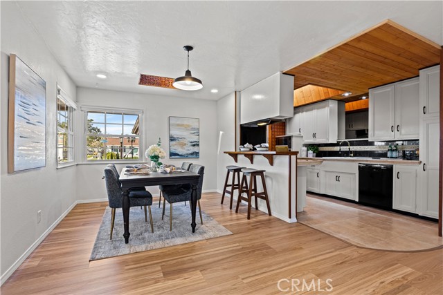 Detail Gallery Image 3 of 35 For 2126 E Monroe Ave, Orange,  CA 92867 - 5 Beds | 2 Baths