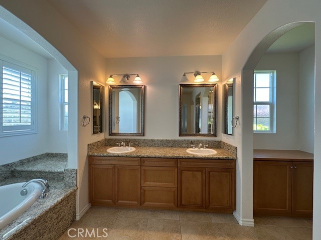 3510 Sweetgrass Avenue, Simi Valley CA: https://media.crmls.org/medias/635468e9-14d8-4e3f-9560-55aec0a07e5a.jpg