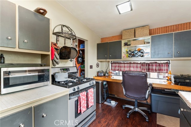 1944 Willow, Running Springs CA: https://media.crmls.org/medias/63547b9b-3538-4fd9-b68d-23ba7b4d3d2a.jpg