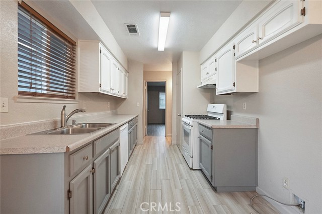 Detail Gallery Image 9 of 21 For 14117 Cates Ct, Chowchilla,  CA 93610 - 3 Beds | 2 Baths