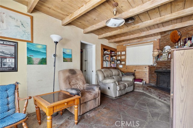 319 E Deodar Street, Ontario CA: https://media.crmls.org/medias/63567eb2-eb2d-49d6-b985-a7822ff8f467.jpg