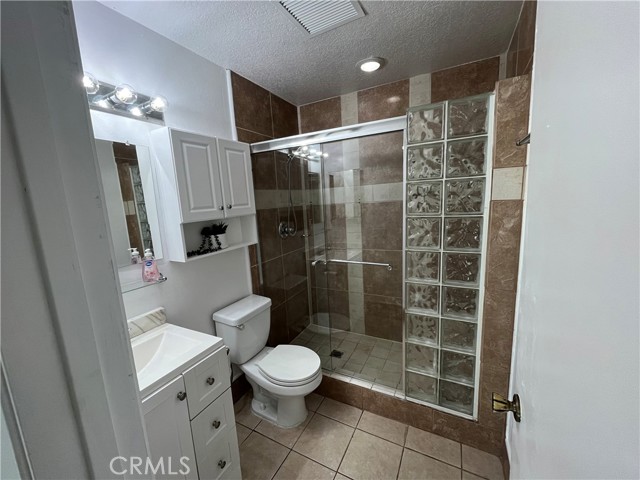 Detail Gallery Image 10 of 26 For 3842 Ridge Rd, Riverside,  CA 92501 - 3 Beds | 2 Baths