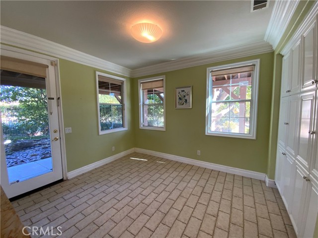 Detail Gallery Image 10 of 27 For 1475 Clearview Cir, Corona,  CA 92882 - 4 Beds | 3/1 Baths