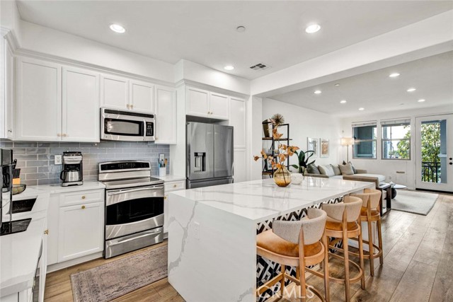 Front Image Thumbnail for CROC26066666