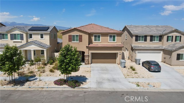 Detail Gallery Image 2 of 46 For 10868 Quarter Horse Ave, Hesperia,  CA 92345 - 3 Beds | 2/1 Baths