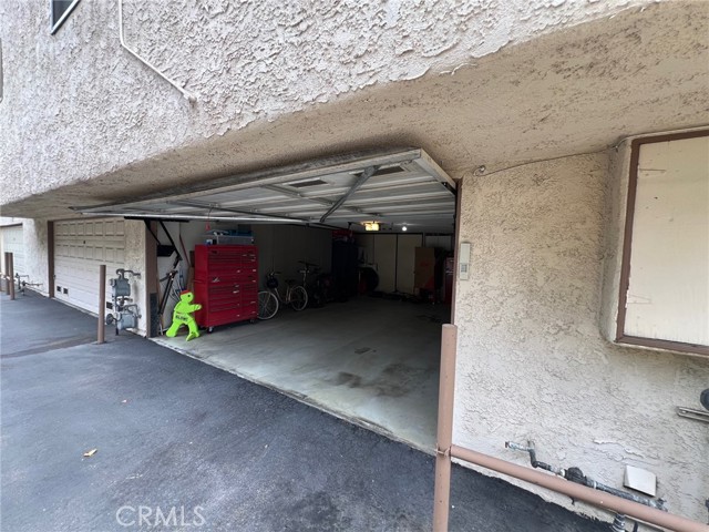 Detail Gallery Image 40 of 52 For 18146 Oxnard #48,  Tarzana,  CA 91356 - 3 Beds | 2/1 Baths