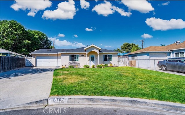 Detail Gallery Image 2 of 28 For 8707 Byers St, Downey,  CA 90242 - 4 Beds | 2 Baths