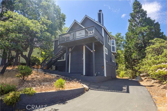 28833 Manitoba Drive, Lake Arrowhead CA: https://media.crmls.org/medias/635a4395-d9e6-4dcb-97da-bc703e22cccc.jpg