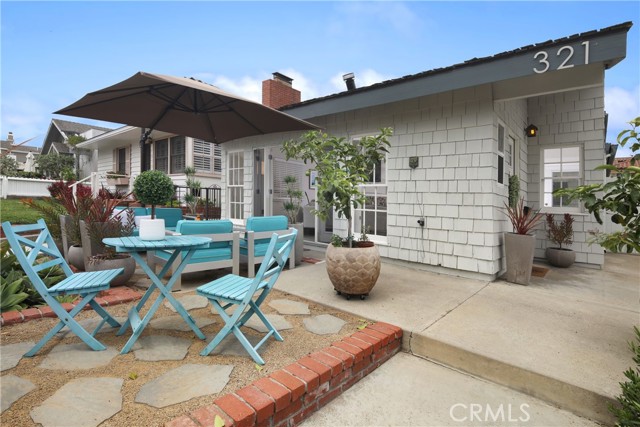 Detail Gallery Image 4 of 16 For 321 Iris Ave, Corona Del Mar,  CA 92625 - 2 Beds | 2 Baths