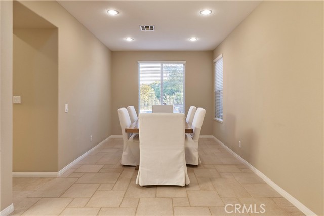 Detail Gallery Image 7 of 42 For 4440 Coffeetree, Moorpark,  CA 93021 - 4 Beds | 3 Baths