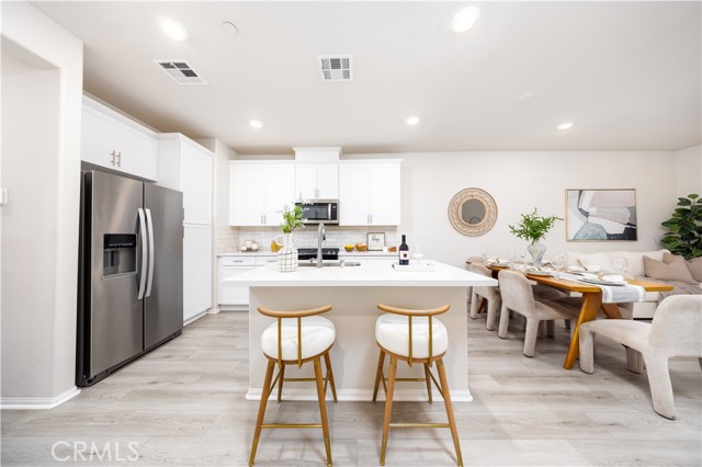 Detail Gallery Image 6 of 30 For 2715 Erebus Ct, Pomona,  CA 91767 - 3 Beds | 3 Baths