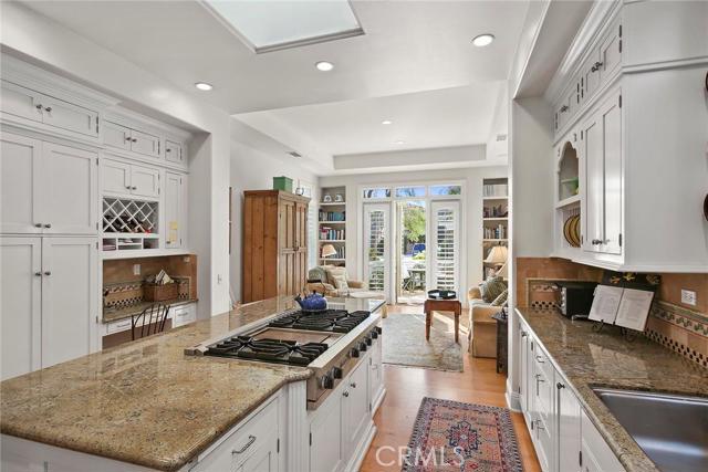 Detail Gallery Image 7 of 15 For 6 Ironwood Dr, Newport Beach,  CA 92660 - 3 Beds | 3/1 Baths