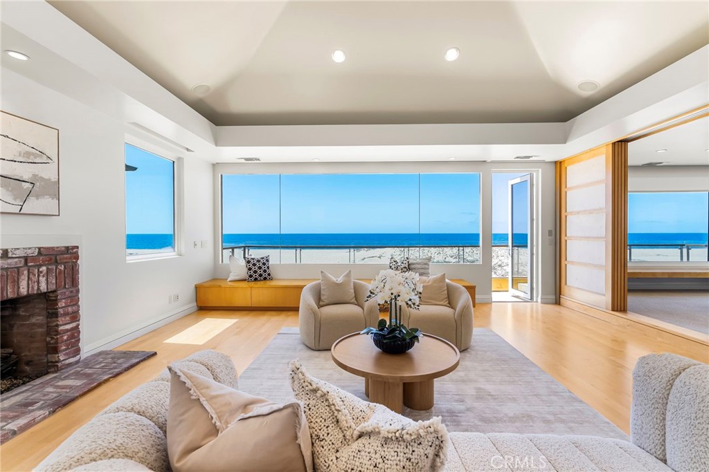 1554 E Oceanfront