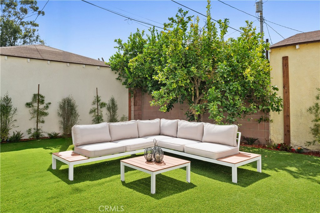 https://media.crmls.org/medias/635cc99d-c3fb-4ecf-b6bb-02147fa88975.jpg?preset=X-Large