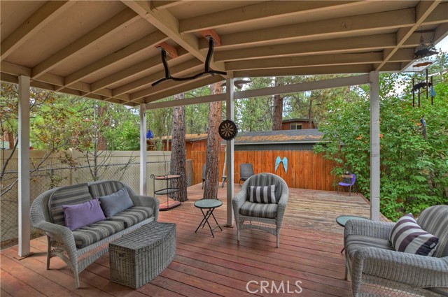 Detail Gallery Image 6 of 46 For 317 W Aeroplane Bld, Big Bear City,  CA 92314 - 4 Beds | 2 Baths