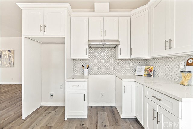 Detail Gallery Image 11 of 52 For 1251 Leighton Ave #1251,  Los Angeles,  CA 90037 - 5 Beds | 2 Baths