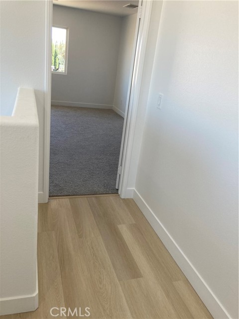 Detail Gallery Image 5 of 30 For 14423 Chipolte Ct, Adelanto,  CA 92301 - 5 Beds | 2/1 Baths