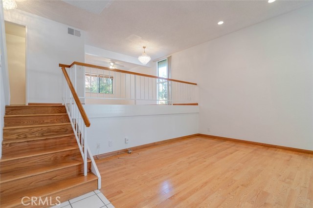 Detail Gallery Image 5 of 38 For 9000 Vanalden Ave #117,  Northridge,  CA 91324 - 3 Beds | 3 Baths