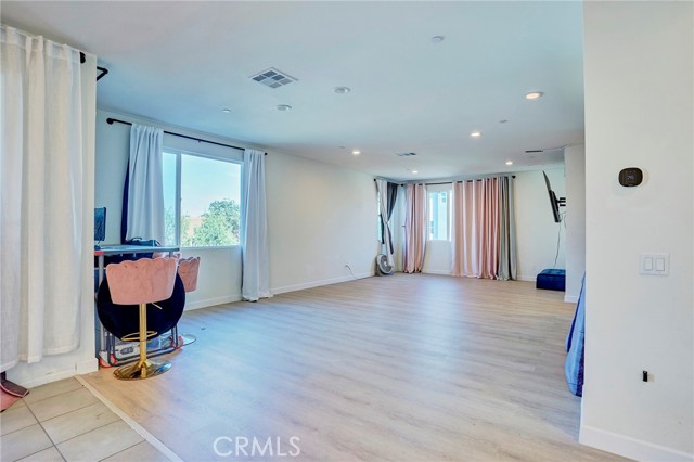 Detail Gallery Image 17 of 49 For 314 N Standard, Santa Ana,  CA 92701 - 4 Beds | 3/1 Baths