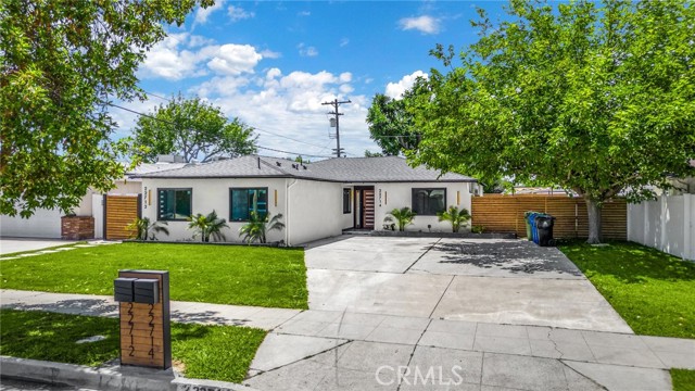 Detail Gallery Image 4 of 35 For 22714 Burton St, West Hills,  CA 91304 - 4 Beds | 3 Baths